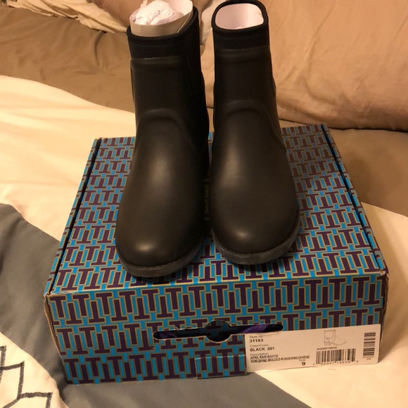 tory burch april rain boots